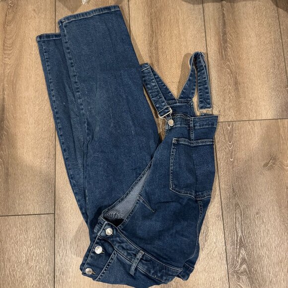 Like New GAP Women's Medium Wash Maternity Stretch Denim Overalls — L - Picture 3 of 4